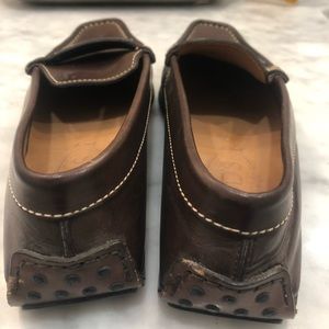 Authentic Tods leather loafers